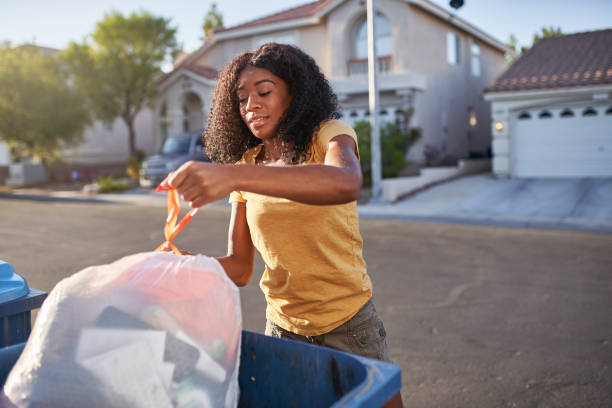 Best Garage Cleanout Services  in Bayport, MN